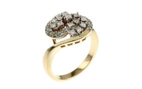 Ring 6.12g 585/- Gelbgold und Weissgold mit 25 Diamanten zus. ca. 0.70 ct. H/vs-pi. Ringgroesse ca. 