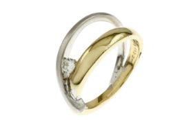 Ring 5.79 gr. 585/- Gelbgold und Weissgold mit 1 Diamanten ca. 0.12 ct.. Ringgroesse 56