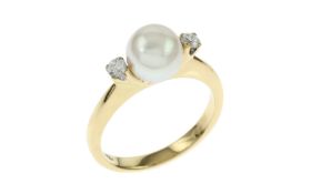 Ring 5.29g 750/- Gelbgold mit 2 Diamanten 0.20 ct. F/vs und Perle. Ringgroesse ca. 57