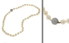 Perlenkette 45.2g 585/- Weissgold mit 72 Diamanten ca. 1.08 ct. F/vs Laenge ca. 45 cm