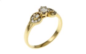 Ring 2.94g 750/- Gelbgold mit 13 Diamanten zus. ca. 0.44 ct.. Ringgroesse ca. 53