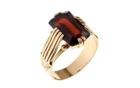 Ring 3.18 gr. 585/- RosÃ¨gold mit Granat Ringgroesse 52