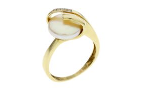 Ring 3.90 gr. 585/- Gelbgold mit 8/8 Diamanten G/vs und Perle. Caratzahl nicht ermittelbar. Ringgroe