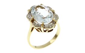 Ring 4.89g 585/- Gelbgold mit Aquamarin und 6 Diamanten zus. ca. 0.09 ct. F/si. Ringgroesse ca. 51