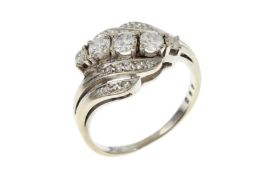 Ring 3.75g 585/- Weissgold mit 21 Diamanten zus. ca. 0.92 ct.. Ringgroesse ca. 54