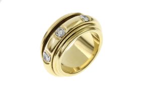 Ring 20.98g 750/- Gelbgold mit 3 Diamanten zus. ca. 0.60 ct.. Ringgroesse ca. 53. kein original Piag