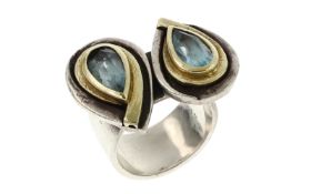 Ring 23.91g 585/- Gelbgold und 925/- Silber mit Topas. Ringgroesse ca. 61