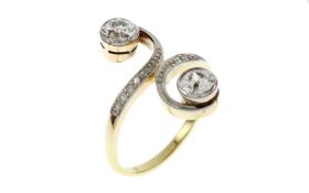 Ring 3.98g 585/- Gelbgold und Weissgold mit 2 Diamanten zus. ca. 0.80 G/pi ct. und 10 Diamanten zus.