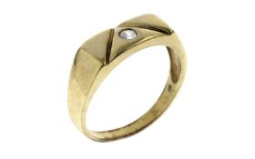 Ring 3.65g 333/- Gelbgold mit Zirkonia. Ringgroesse ca. 60