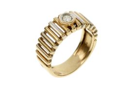 Ring 6.52g 585/- Gelbgold und Weissgold mit Diamant ca. 0.15 ct.. Ringgroesse ca. 60