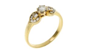 Ring 2.94g 750/- Gelbgold mit 13 Diamanten zus. ca. 0.44 ct.. Ringgroesse ca. 53