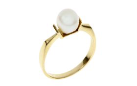 Ring 3.39g 585/- Gelbgold mit Perle. Ringgroesse ca. 56