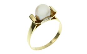 Ring 2.58g 585/- Gelbgold und Weissgold mit Akoya-Zuchtperle. Ringgroesse ca. 52