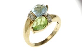 Ring 4.01g 333/- Gelbgold mit 2 Diamanten zus. ca. 0.02 ct. und Farbsteinen. Ringgroesse ca. 52