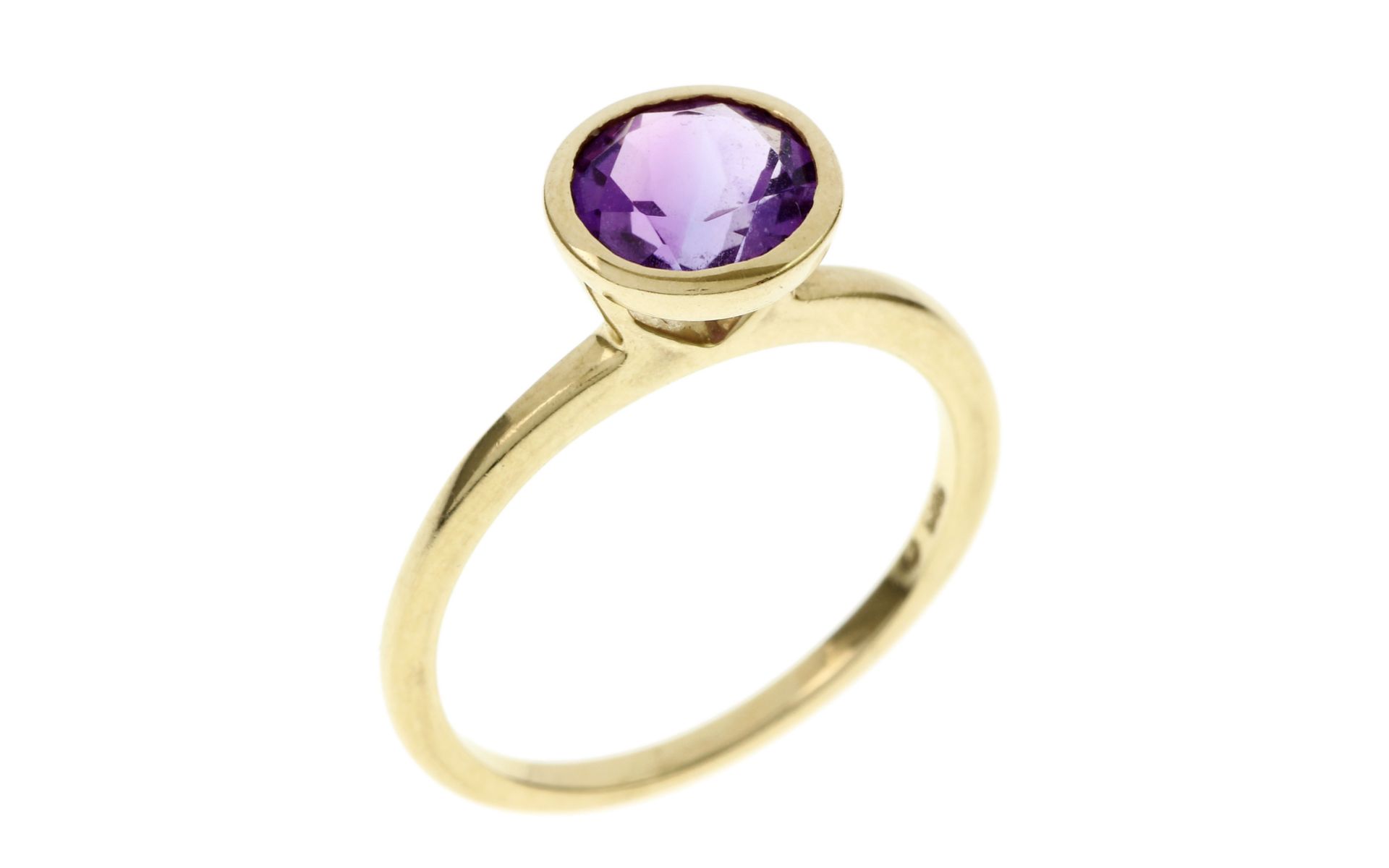 Ring 2.09g 585/- Gelbgold mit Amethyst. Ringgroesse ca. 52