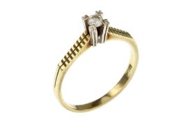 Ring 2.62g 585/- Gelbgold und Weissgold mit Diamant ca. 0.12 ct.. Ringgroesse ca. 56