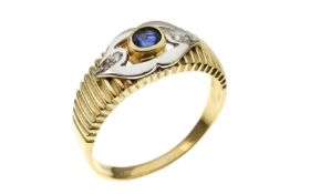 Ring 4.09g 750/- Gelbgold und Weissgold mit 4 Diamanten zus. ca. 0.06 ct. und Saphir. Ringgroesse ca