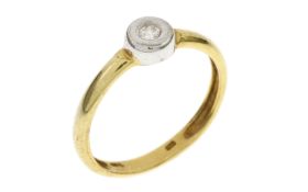 Ring 1.72g 333/- Gelbgold und Weissgold mit Diamant ca. 0.07 ct.. Ringgroesse ca. 54