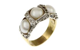 Ring 8.68g 750/- Gelbgold und Weissgold mit 34 Diamanten zus. ca. 0.34 ct. und Mabe-Perlen. Ringgroe