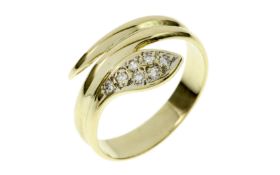 Ring 2.92g 585/- Gelbgold mit 7 Diamanten zus. ca. 0.14 ct.. Ringgroesse ca. 52