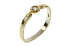 Ring 2.27g 585/- Gelbgold und Weissgold mit Diamant ca. 0.09 ct.. Ringgroesse ca. 56