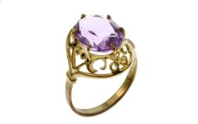 Ring 2.85g 333/- Gelbgold mit Amethyst. Ringgroesse ca. 55