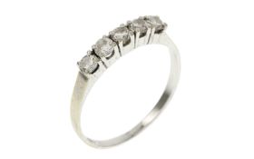 Ring 1.52g 585/- Weissgold mit 5 Diamanten zus. ca. 0.50 ct.. Ringgroesse ca. 53