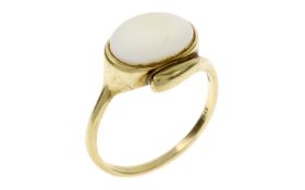 Ring 3.94g 375/- Gelbgold mit Opal. Ringgroesse ca. 66