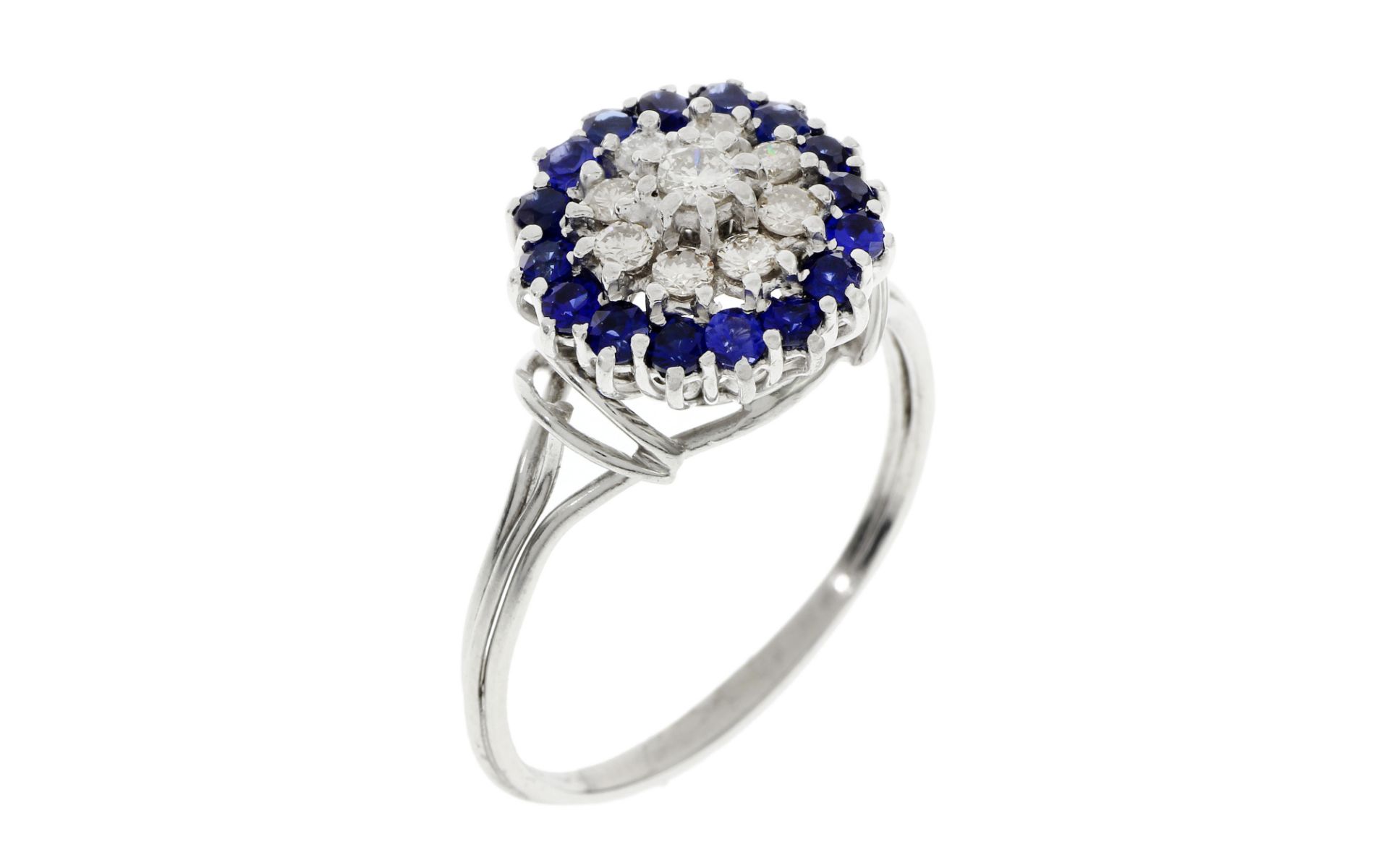 Ring 6.24g 750/- Weissgold mit 9 Diamanten zus. ca. 0.50 ct. und Saphiren. Ringgroesse ca. 69