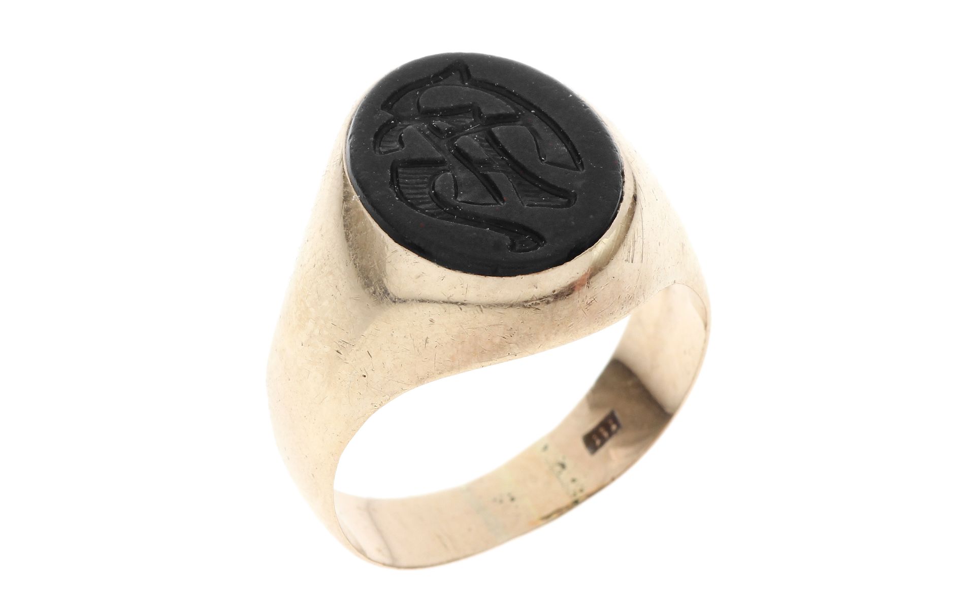 Ring 3.98g 333/- Rotgold mit Onyxplatte. Ringgroesse ca. 54