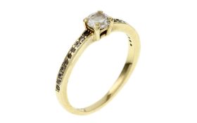 Ring 1.8g 585/- Gelbgold mit Zirkonia. Ringgroesse ca. 50