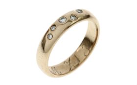 Ring 3.39g 333/- Gelbgold 5 Diamanten zus. ca. 0.12 ct. und Gravur. Ringgroesse ca. 52