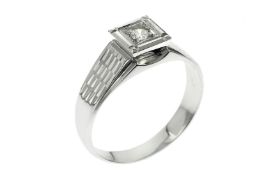 Ring mit Diamant