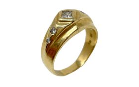 Ring mit Diamanten