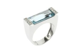 Ring mit Diamanten und Aquamarin