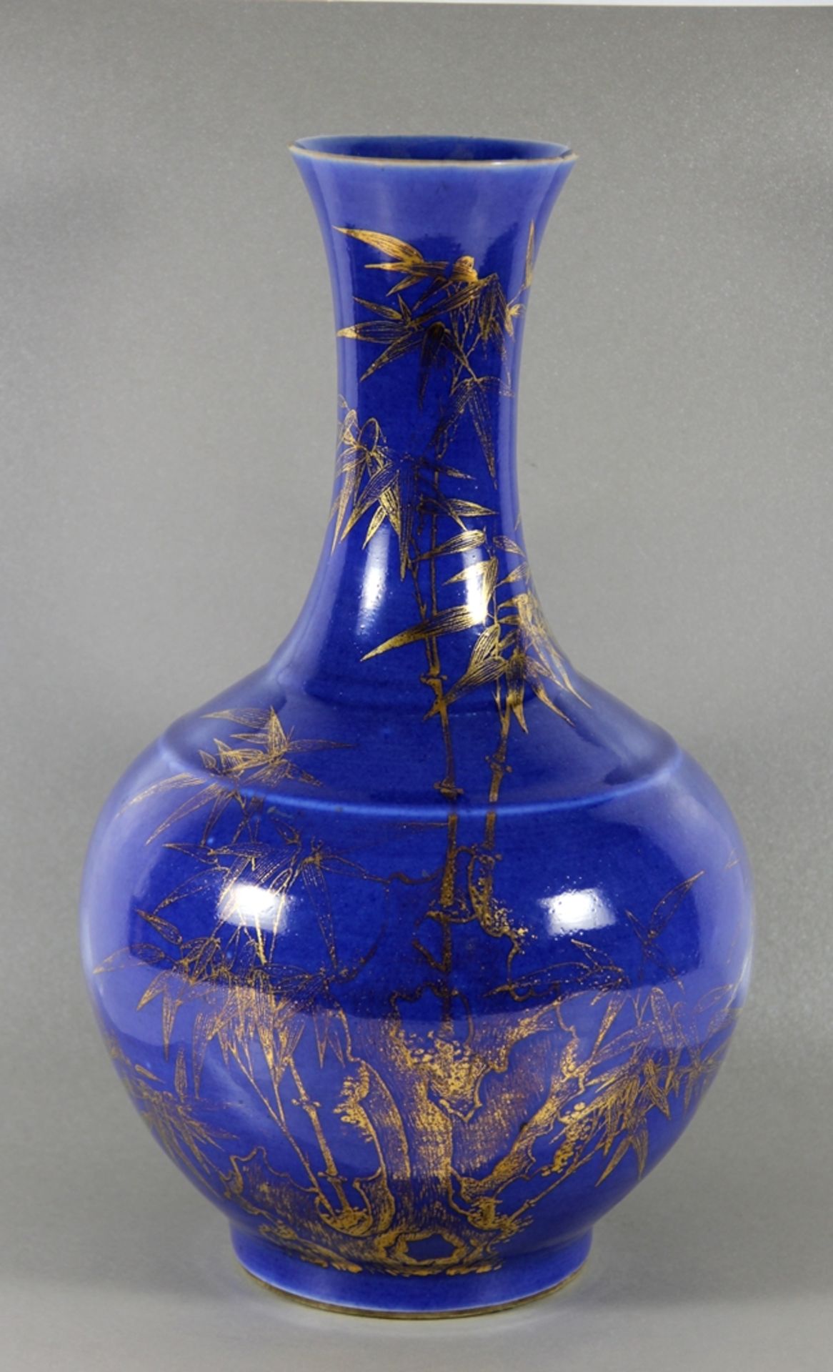 powder blue-Vase