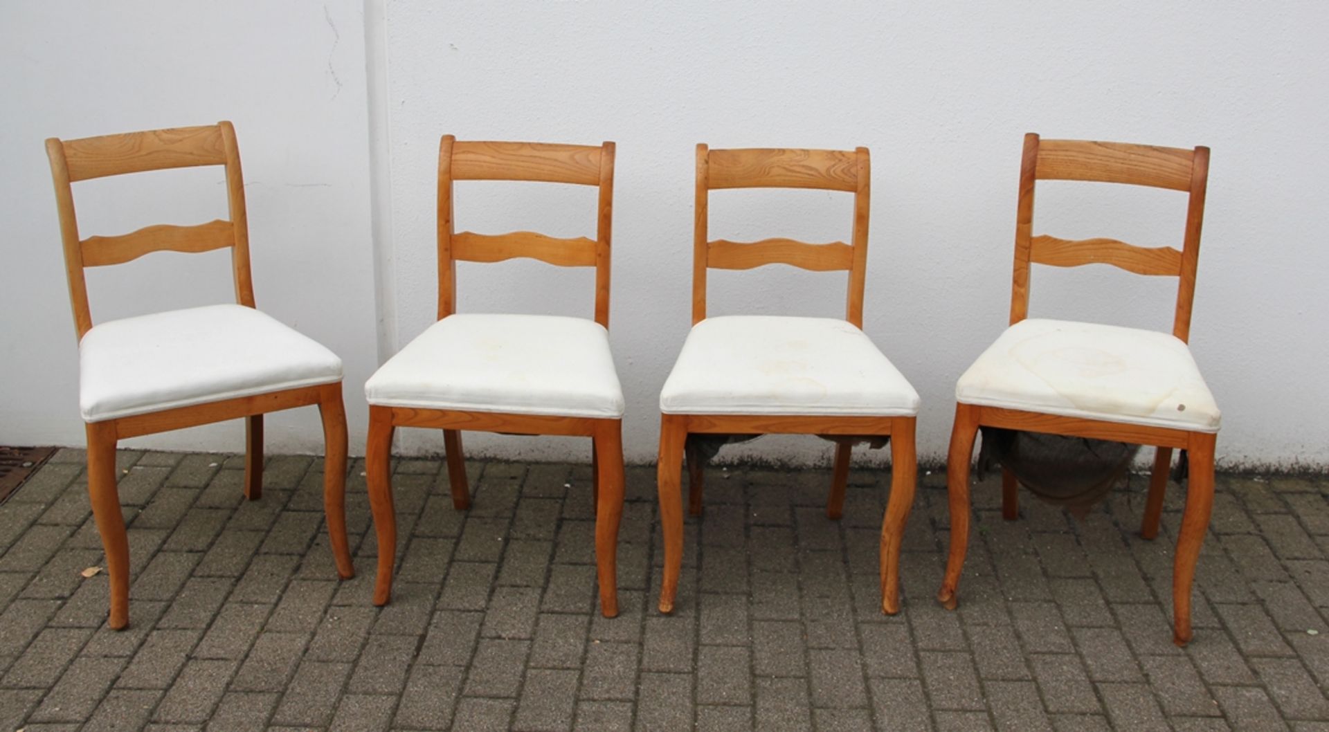 Satz Biedermeier-Stühle