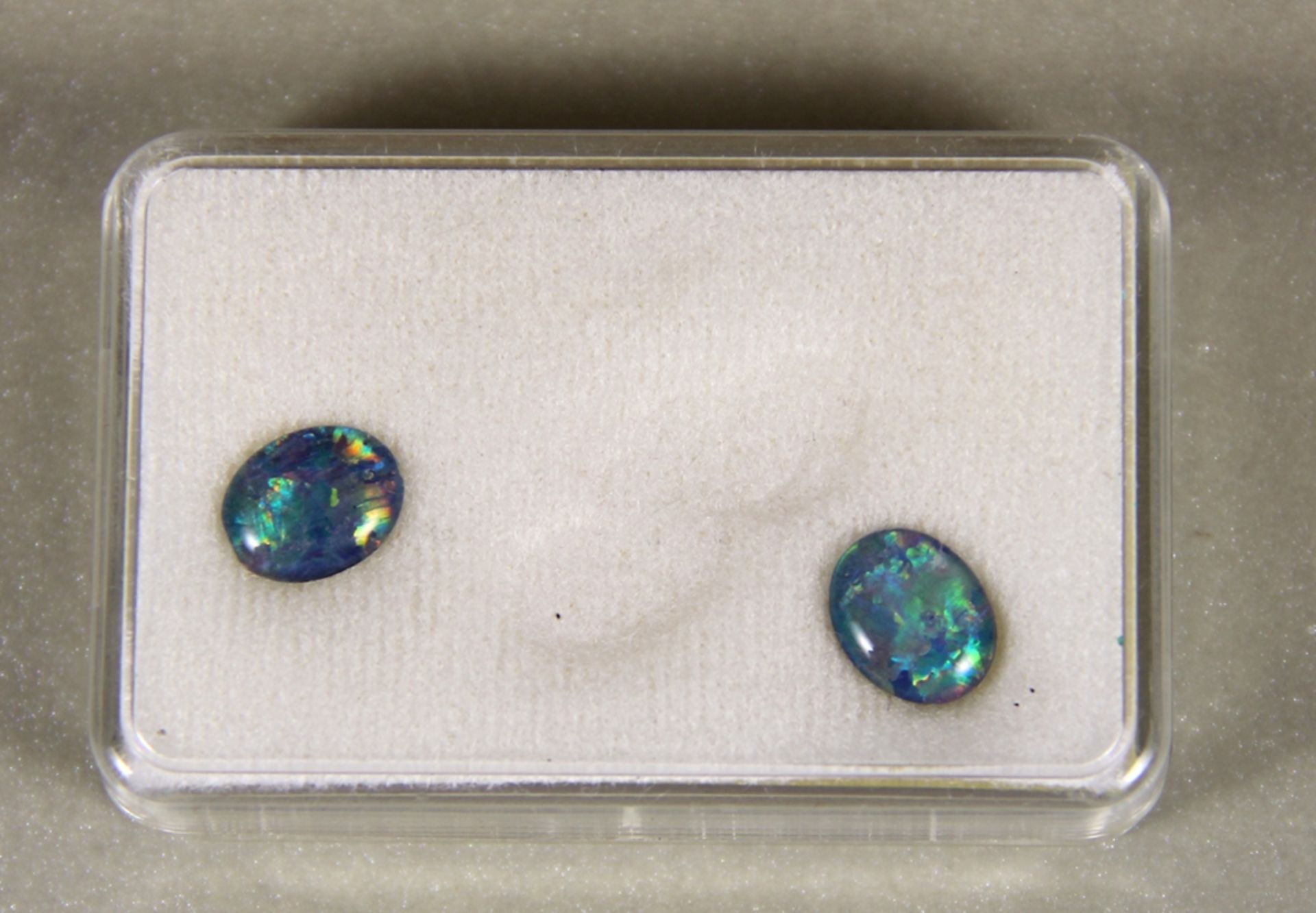 Paar Cabochons