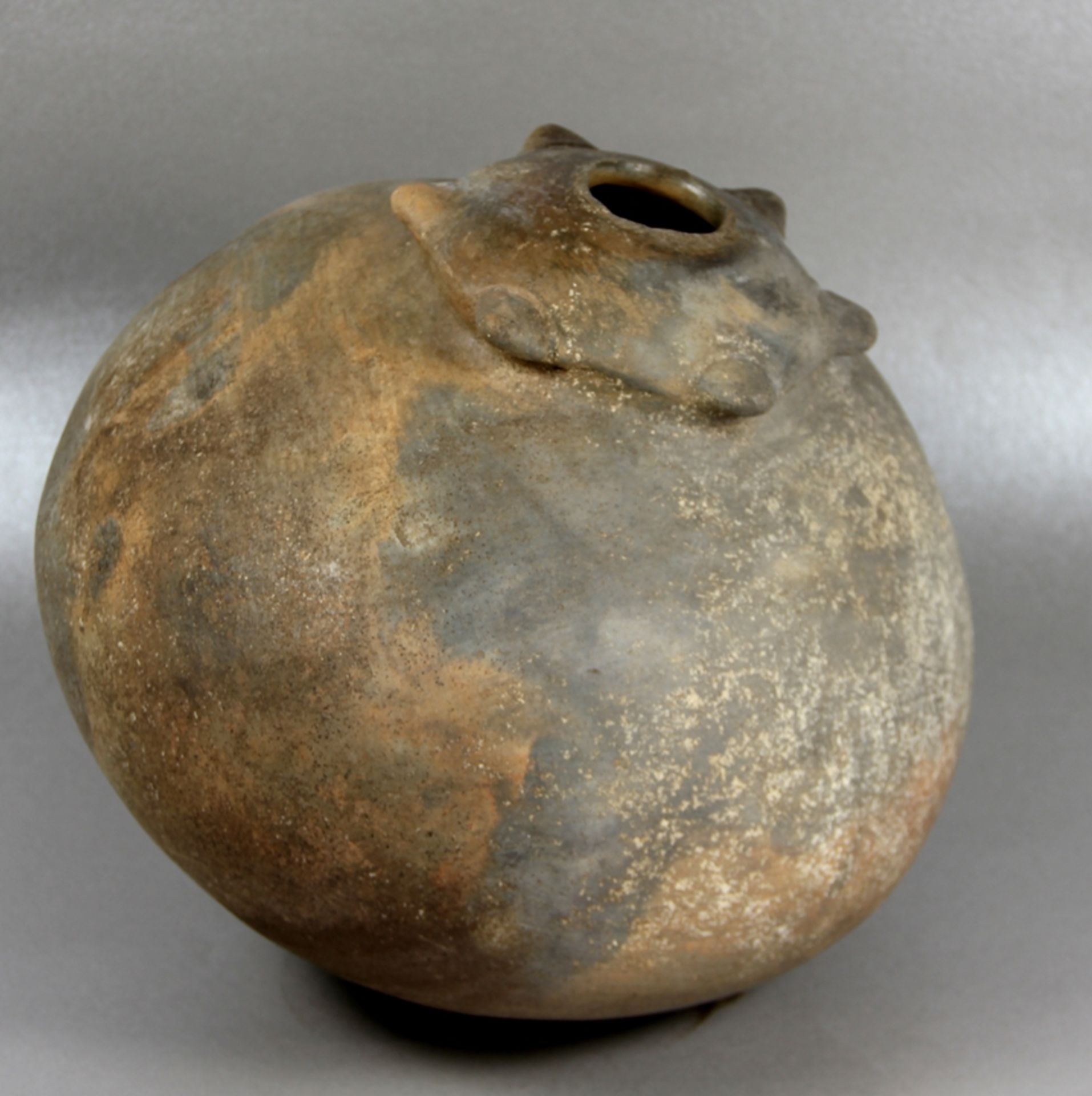 präkolumbianisches Urnengefäß