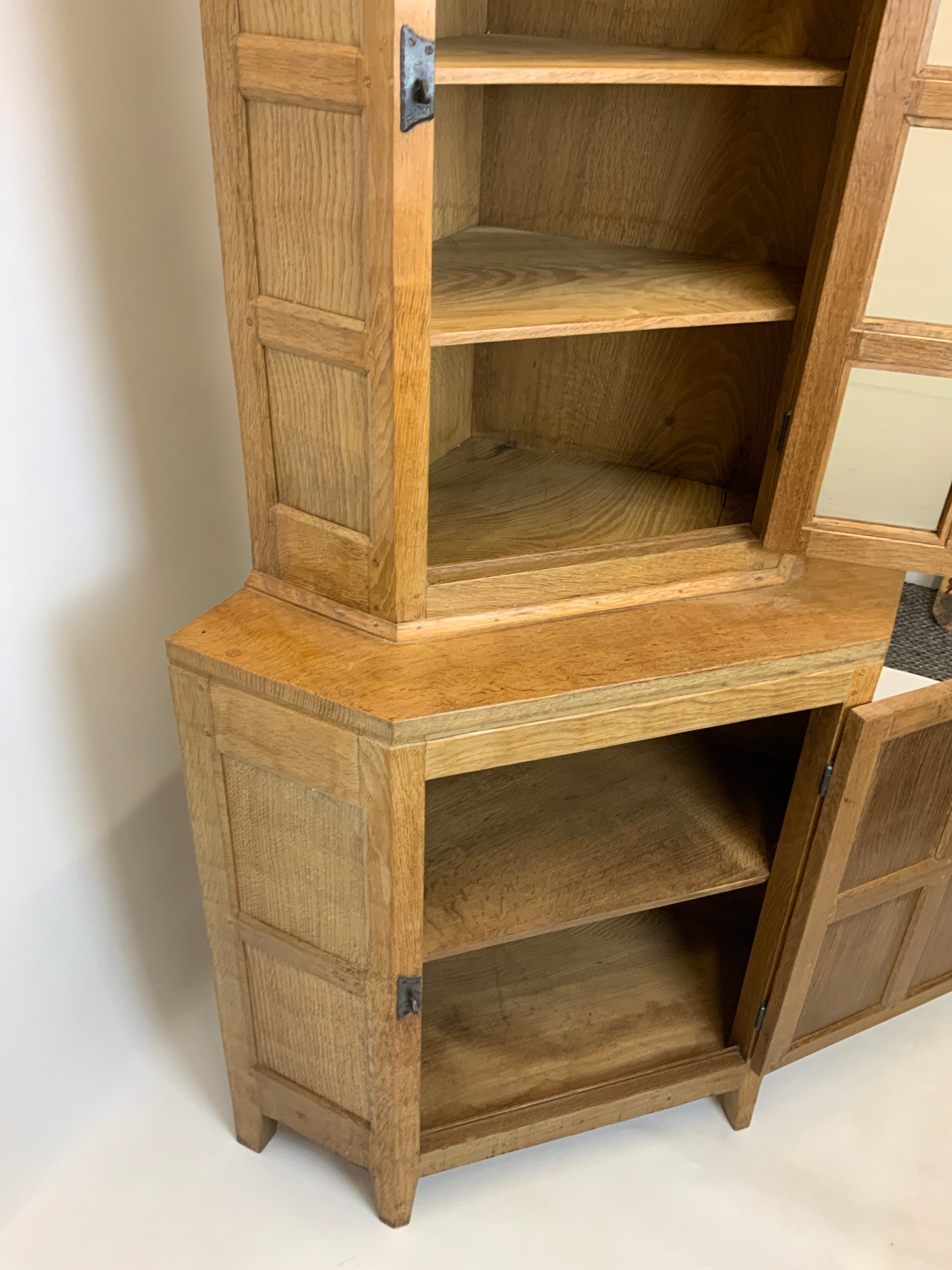 Oak Rabbitman Corner Cabinet - Image 3 of 5