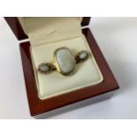 14ct Gold Opal Ring - Size N and Earrings - 7gms