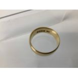 18ct Gold Wedding Band - Size O - 6.2gms