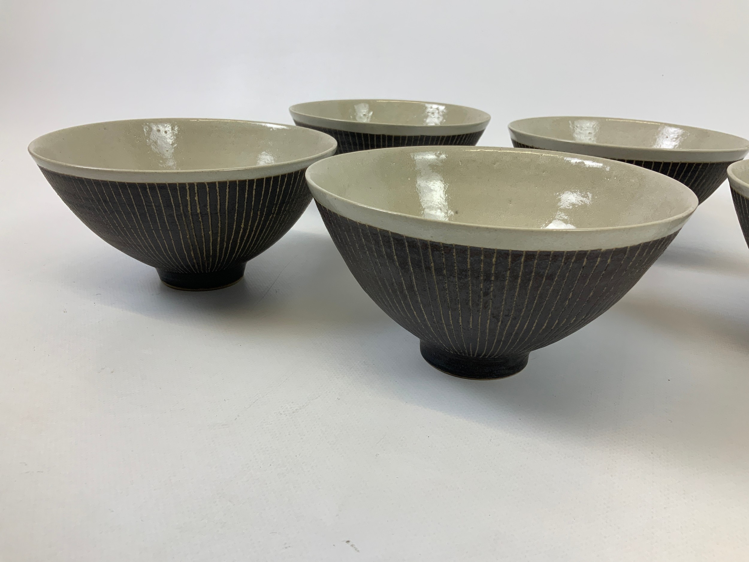 5x Studio Pottery Bowls and Jug - Lucie Rie and Hans Coper - Image 2 of 5