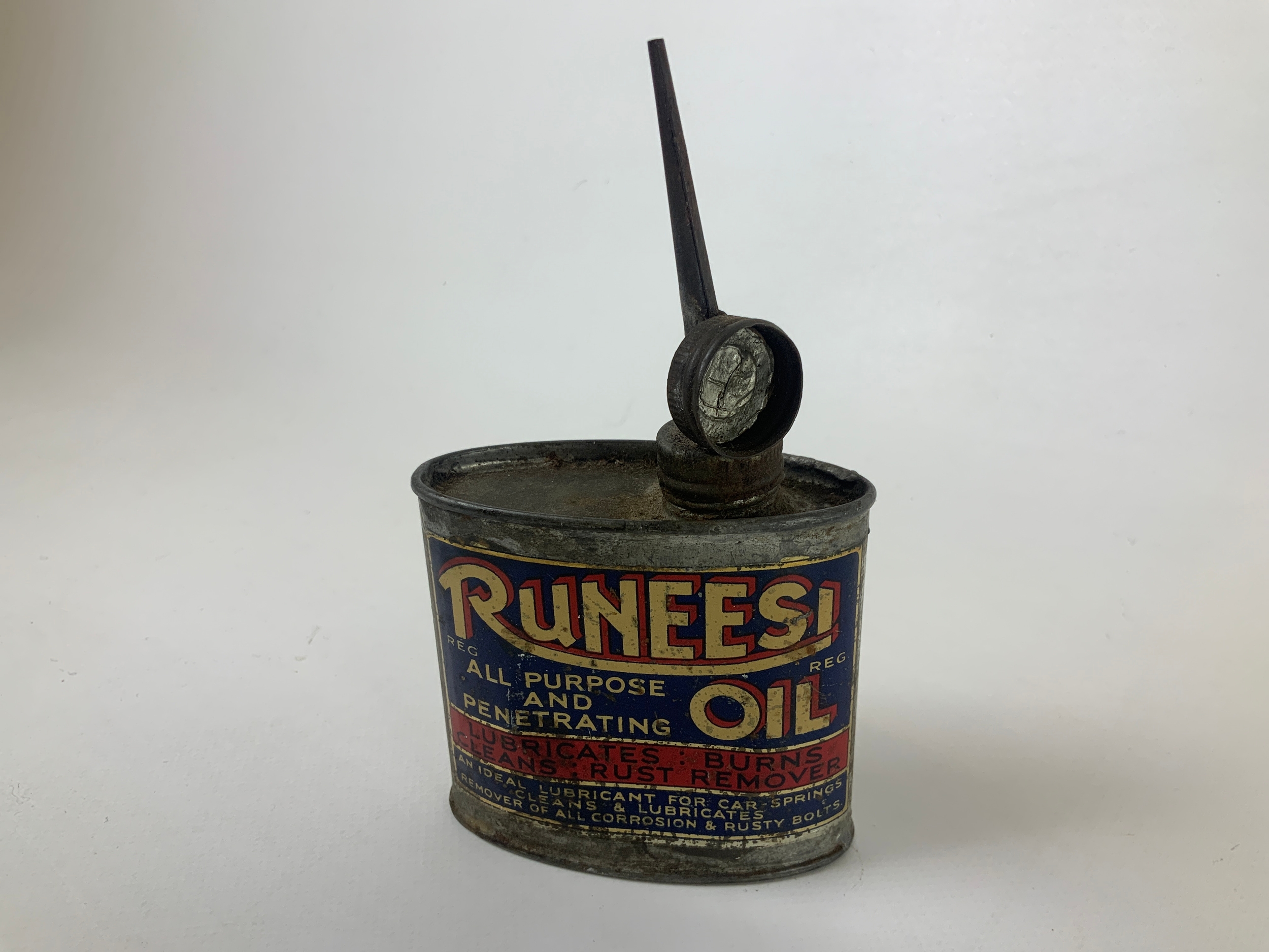 Runeesi Oil Can