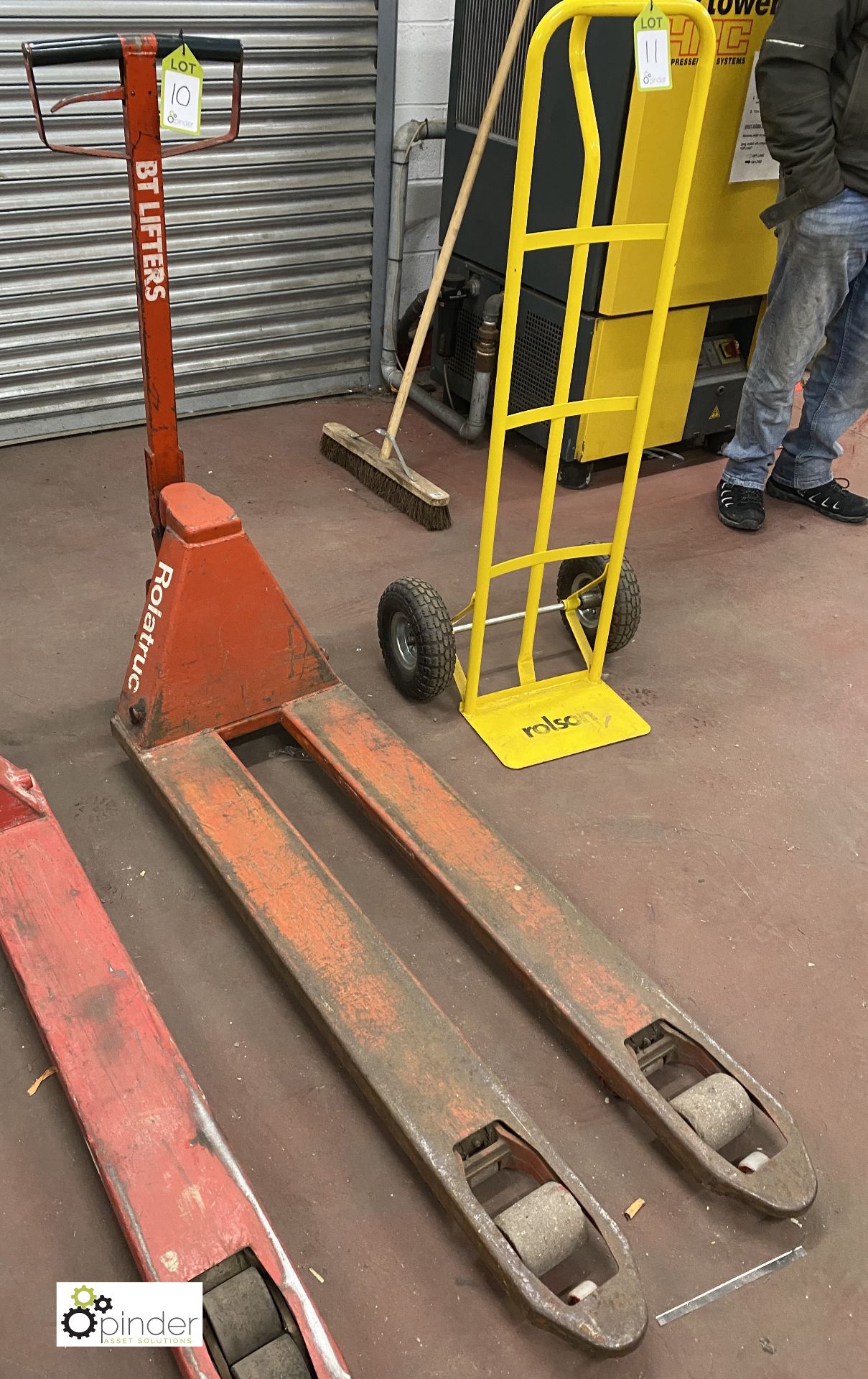 Rolatruc narrow tine Pallet Truck, 2000kg - Image 2 of 2