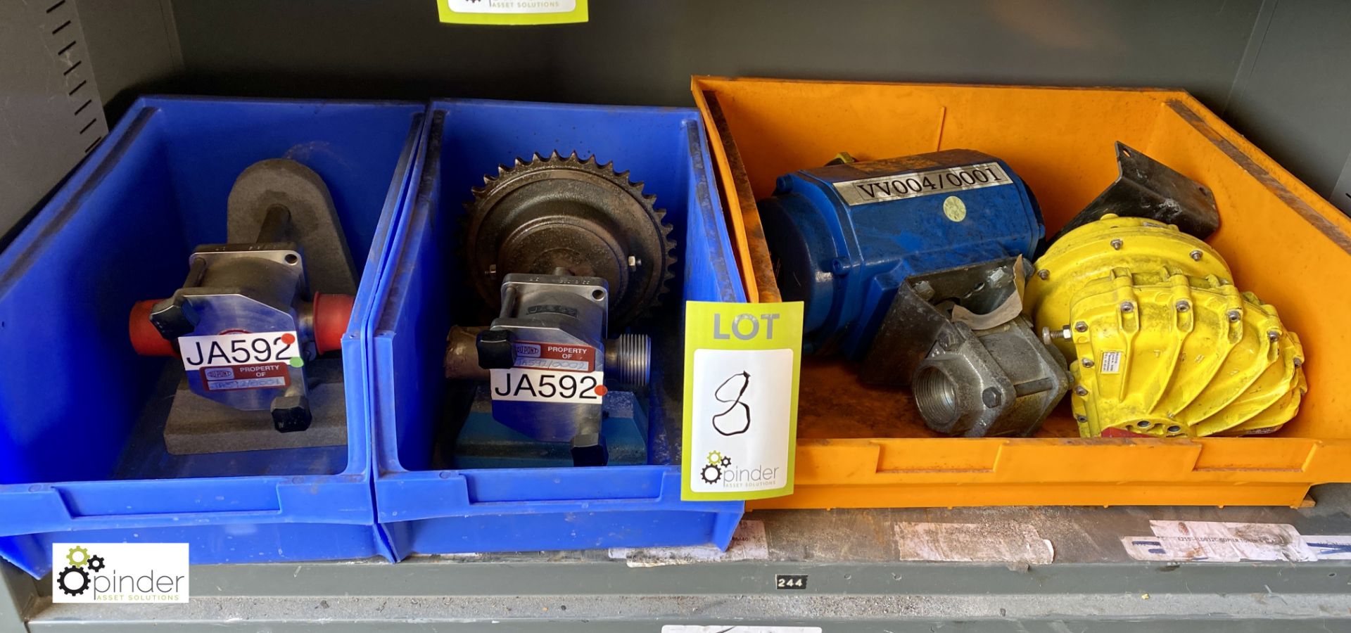 4 various Valves and Controls (container 1) (please note there is a lift out fee of £5 plus VAT on