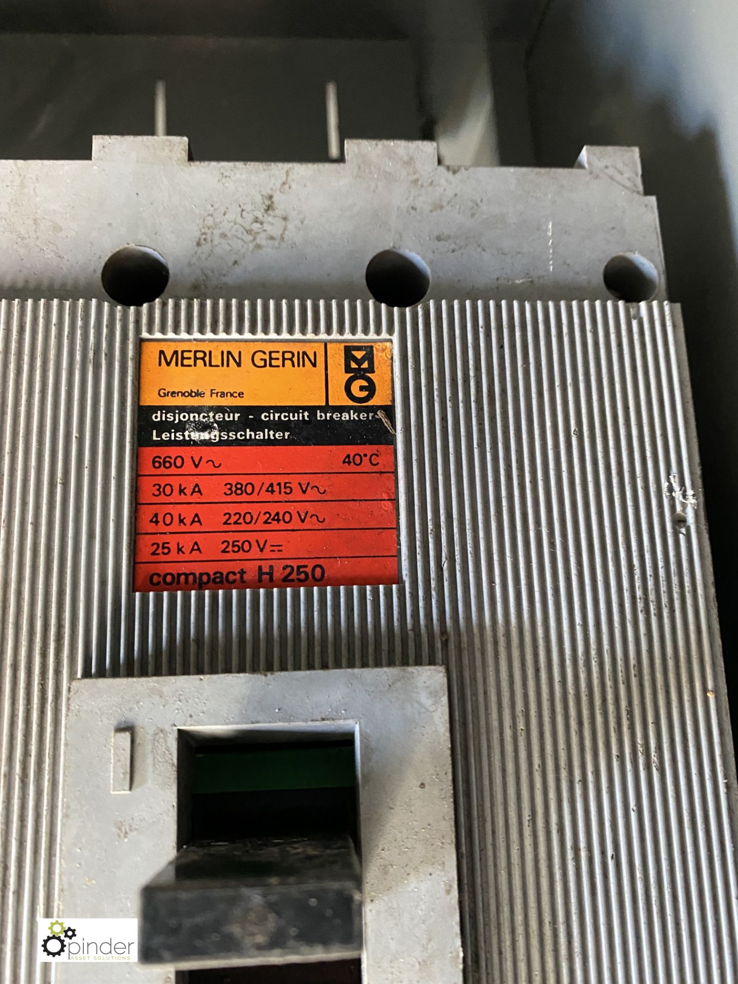 6 Merlin Gerin Compact H250 Circuit Breakers (container 1) (please note there is a lift out fee - Image 3 of 8