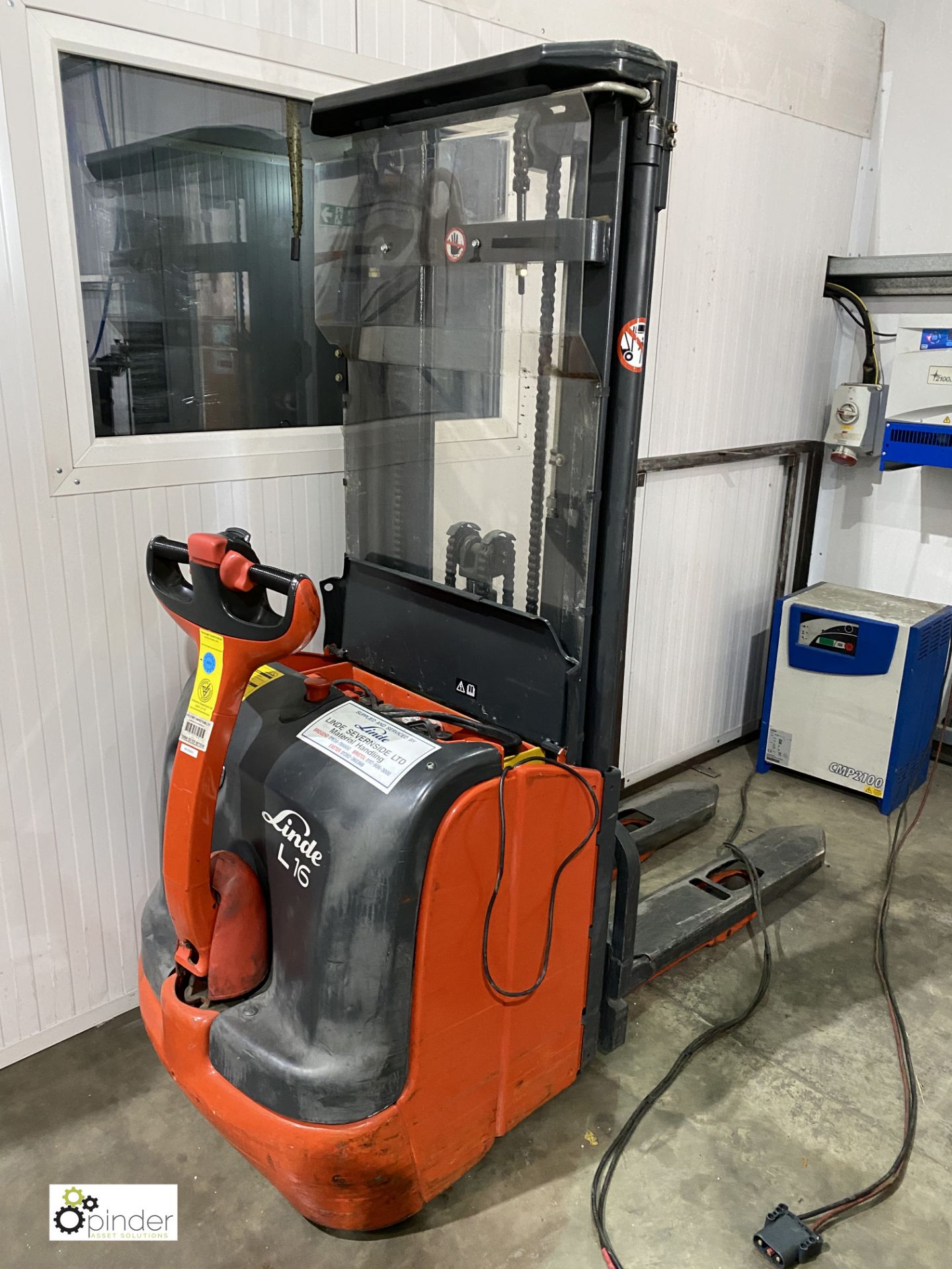 Linde L16 electric pedestrian Forklift Truck, 1600kg capacity, year 2010, not in working order - Image 2 of 9