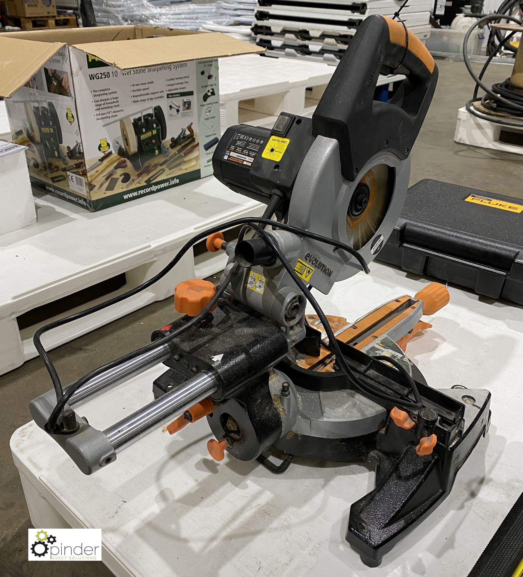 Evolution Rage 3-S multi purpose sliding Mitre Saw, 210mm, 240volts - Image 4 of 4