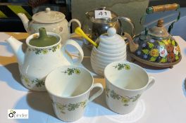 5 various Teapots, Honey Pot and 2 Cups (location: Wakefield / collection: Monday 7 March)